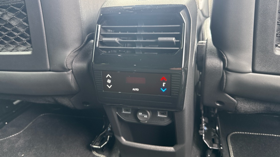Peugeot 5008 157kW GT 73kWh 5dr Auto Electric Estate - Image 45
