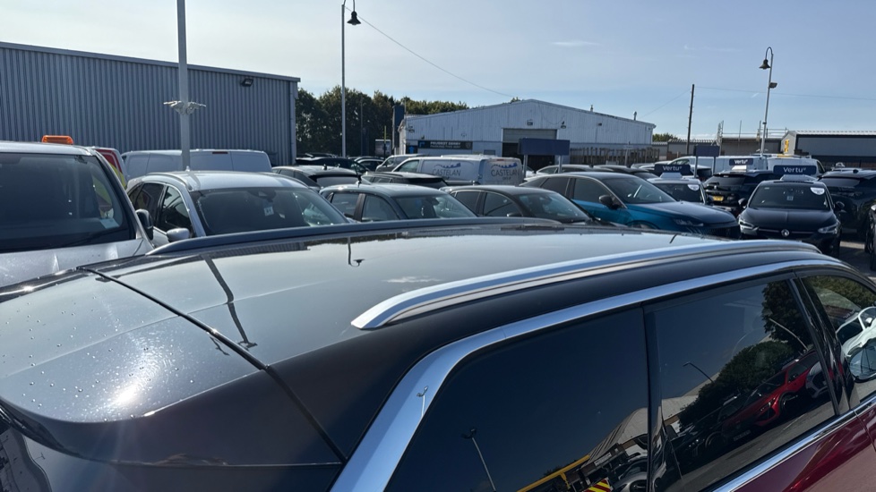 Peugeot 5008 1.2 PureTech GT Premium 5dr EAT8 Petrol Estate - Image 30