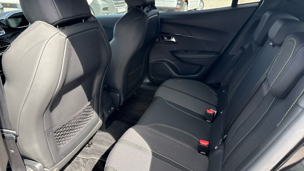 Peugeot 2008 1.2 Hybrid 145 GT 5dr e-DSC6 Petrol Estate - Image 16