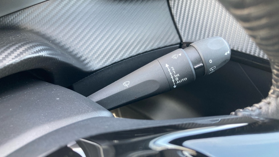Peugeot 208 1.2 PureTech 100 Allure Premium 5dr Petrol Hatchback - Image 23