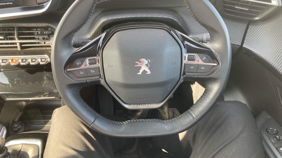 Peugeot 208 1.2 PureTech 100 Allure Premium 5dr Petrol Hatchback - Image 25