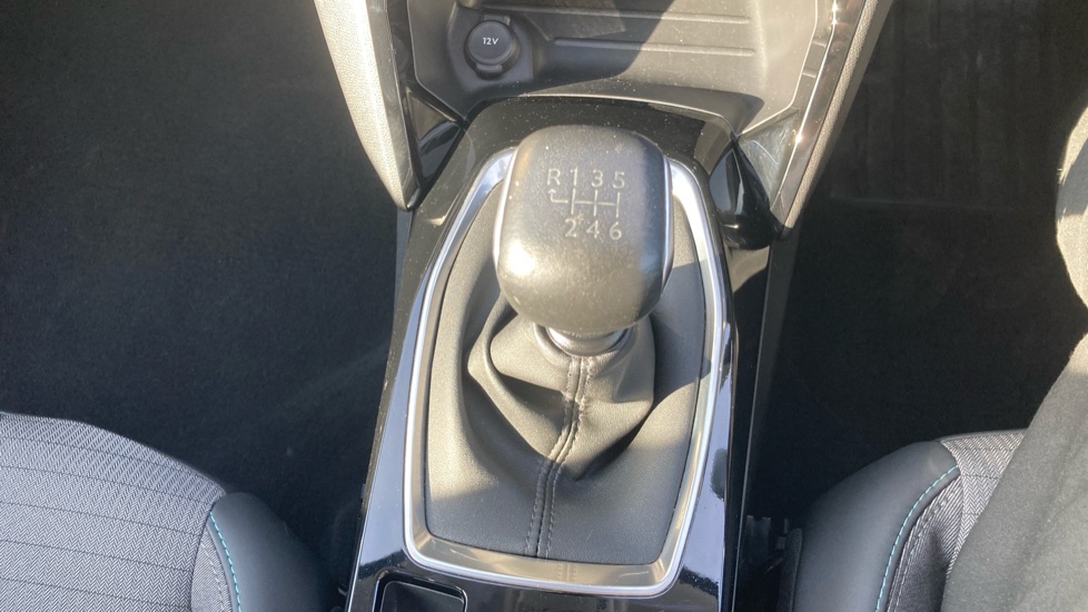 Peugeot 208 1.2 PureTech 100 Allure Premium 5dr Petrol Hatchback - Image 29