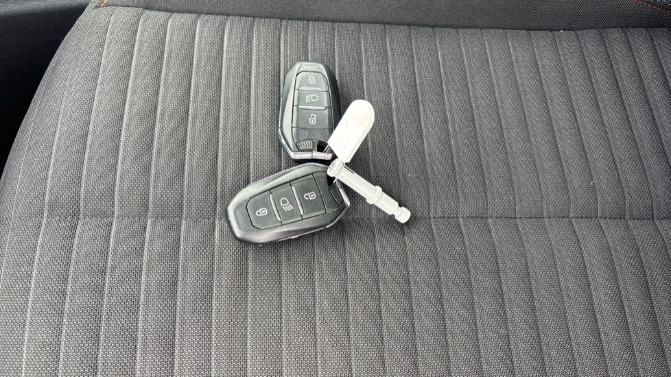 Peugeot 208 1.2 PureTech 100 Active 5dr Petrol Hatchback - Image 20