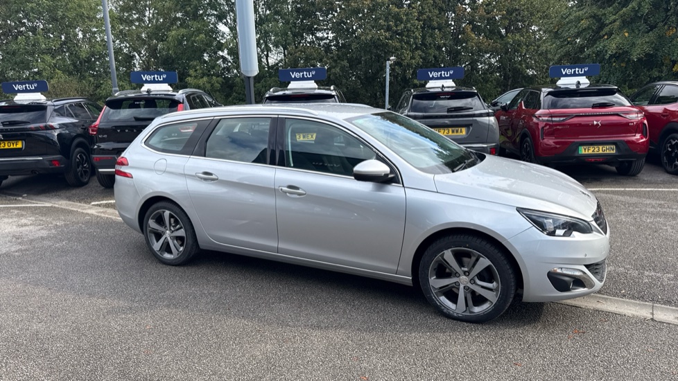Peugeot 308 1.2 PureTech 130 Allure 5dr EAT6 Petrol Estate - Image 21