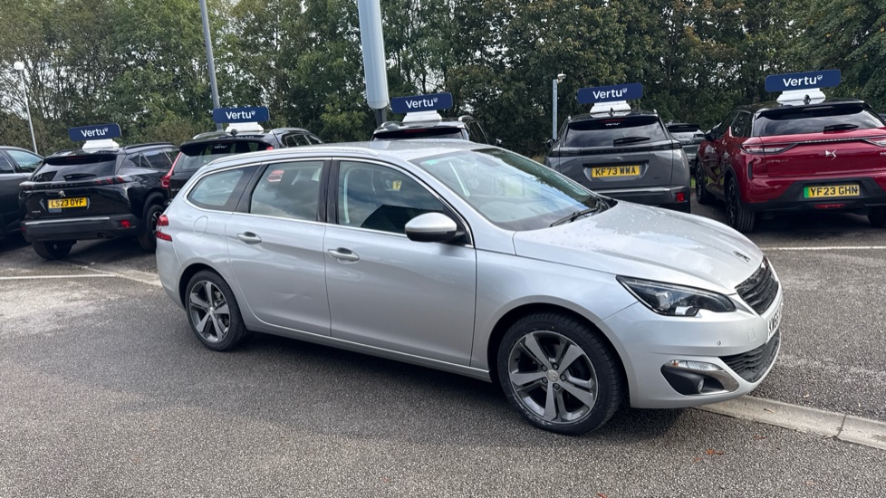 Peugeot 308 1.2 PureTech 130 Allure 5dr EAT6 Petrol Estate - Image 22