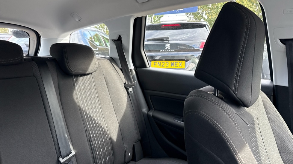 Peugeot 308 1.2 PureTech 130 Allure 5dr EAT6 Petrol Estate - Image 36