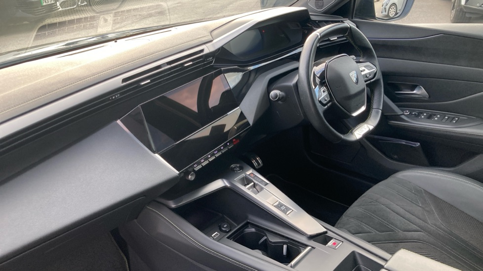 Peugeot 408 1.6 Plug-in Hybrid 225 GT 5dr e-EAT8 Hatchback - Image 9