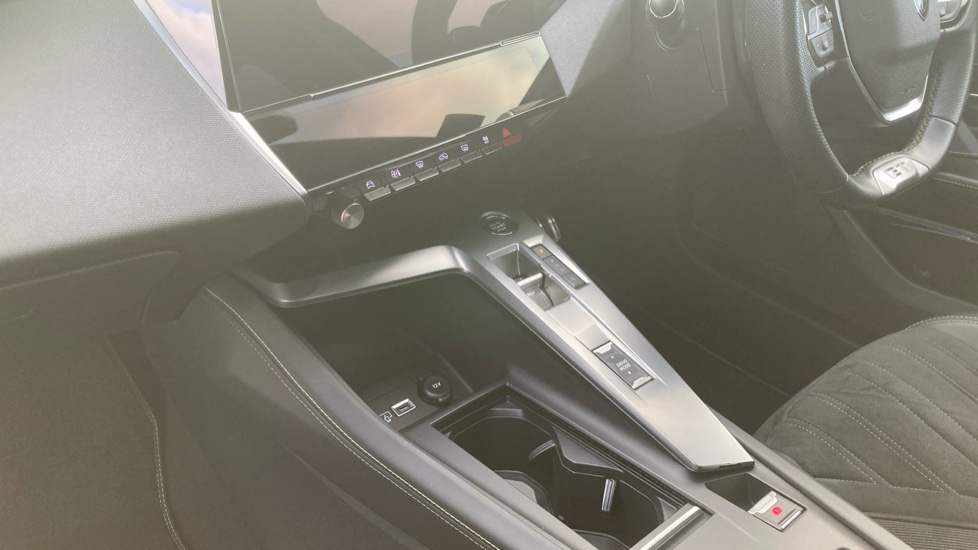 Peugeot 408 1.6 Plug-in Hybrid 225 GT 5dr e-EAT8 Hatchback - Image 13