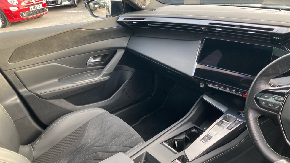 Peugeot 408 1.6 Plug-in Hybrid 225 GT 5dr e-EAT8 Hatchback - Image 14