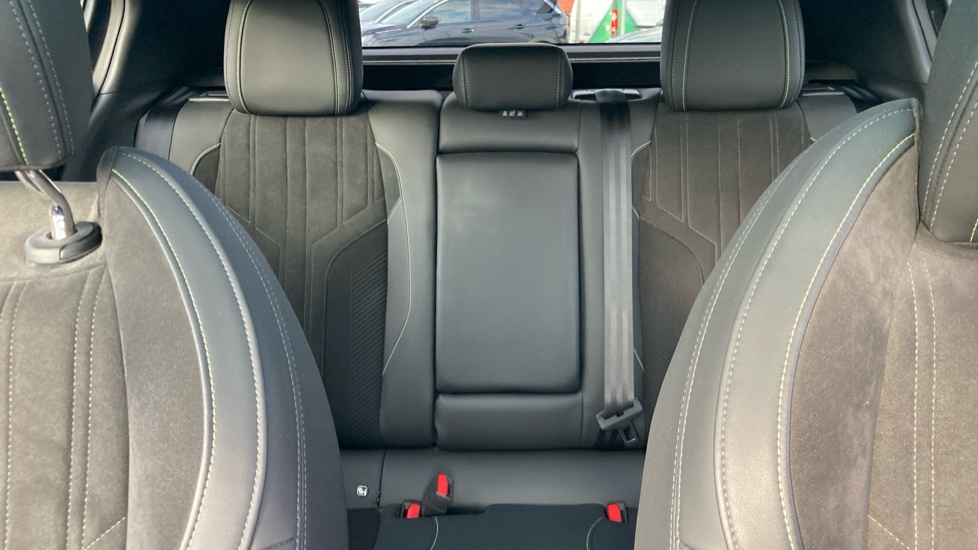 Peugeot 408 1.6 Plug-in Hybrid 225 GT 5dr e-EAT8 Hatchback - Image 15