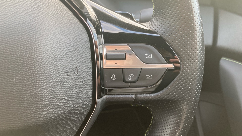 Peugeot 408 1.6 Plug-in Hybrid 225 GT 5dr e-EAT8 Hatchback - Image 25