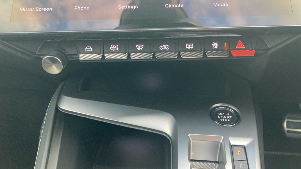 Peugeot 408 1.6 Plug-in Hybrid 225 GT 5dr e-EAT8 Hatchback - Image 31