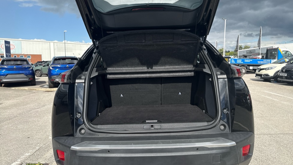 Peugeot 2008 1.2 PureTech Allure Premium+ 5dr Petrol Estate - Image 4