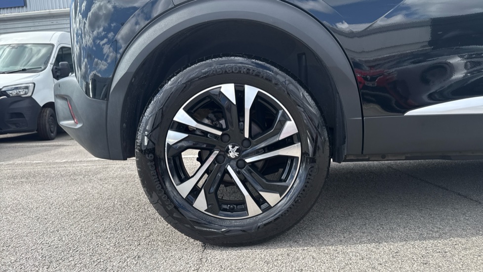 Peugeot 2008 1.2 PureTech Allure Premium+ 5dr Petrol Estate - Image 7