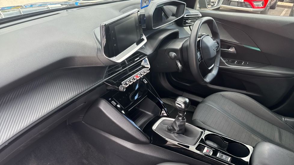 Peugeot 2008 1.2 PureTech Allure Premium+ 5dr Petrol Estate - Image 9