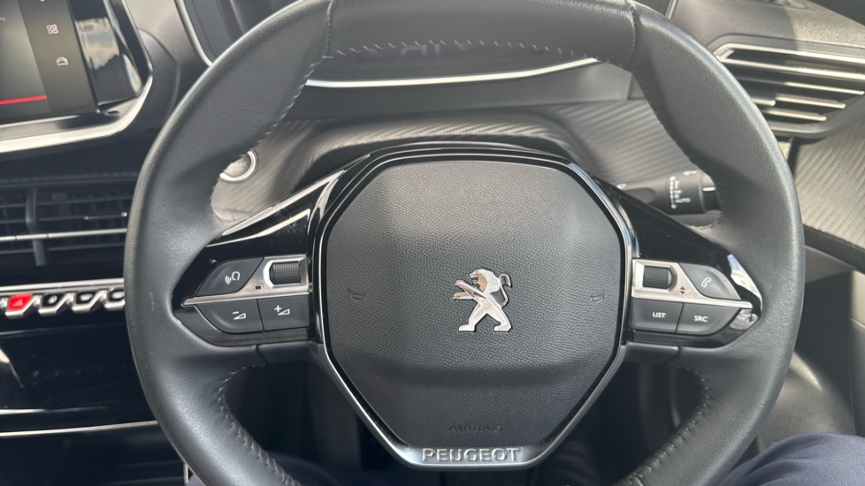 Peugeot 2008 1.2 PureTech Allure Premium+ 5dr Petrol Estate - Image 33