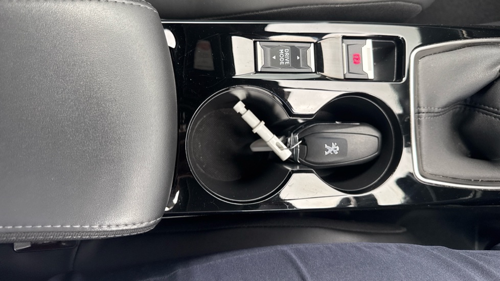 Peugeot 2008 1.2 PureTech Allure Premium+ 5dr Petrol Estate - Image 41