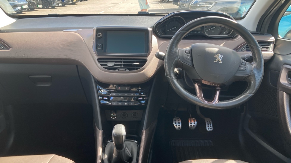 Peugeot 2008 1.6 e-HDi Feline 5dr [Calima] Diesel Estate - Image 10