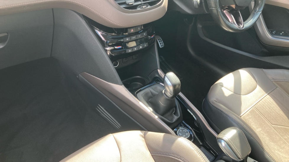 Peugeot 2008 1.6 e-HDi Feline 5dr [Calima] Diesel Estate - Image 13