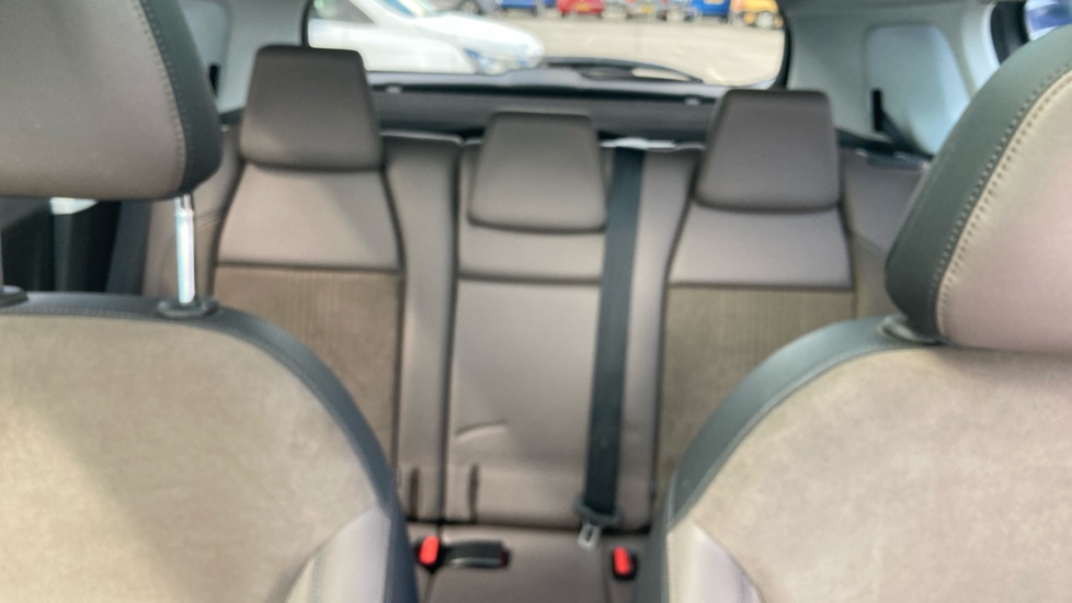 Peugeot 2008 1.6 e-HDi Feline 5dr [Calima] Diesel Estate - Image 15