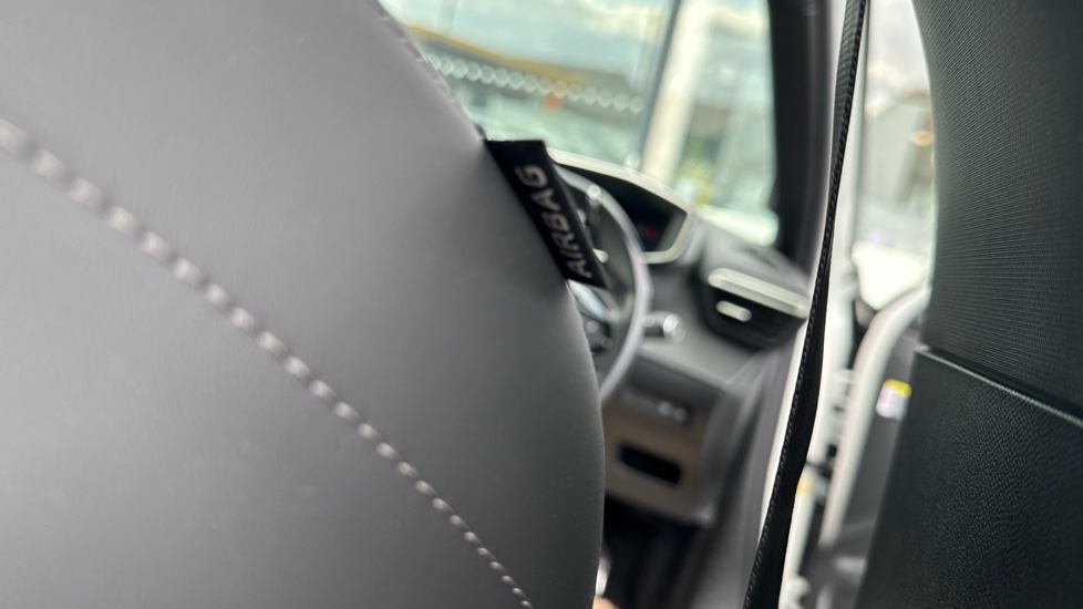 Peugeot 2008 100kW GT 50kWh 5dr Auto Electric Estate - Image 23