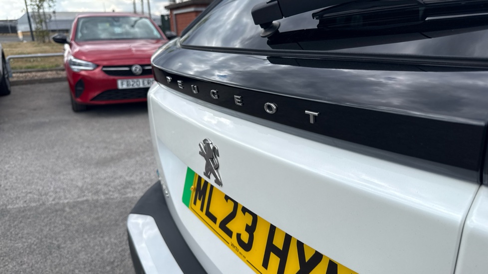 Peugeot 2008 100kW GT 50kWh 5dr Auto Electric Estate - Image 32