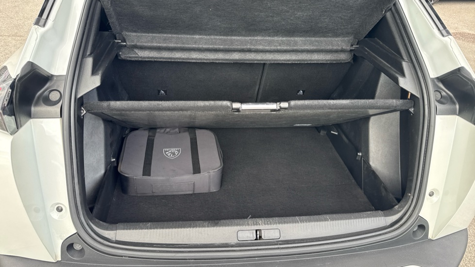 Peugeot 2008 100kW GT 50kWh 5dr Auto Electric Estate - Image 36