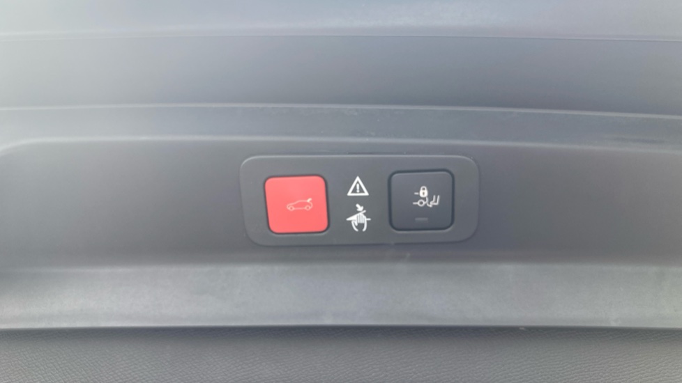 Peugeot 5008 1.5 BlueHDi GT Line Premium 5dr EAT8 Diesel Estate - Image 32