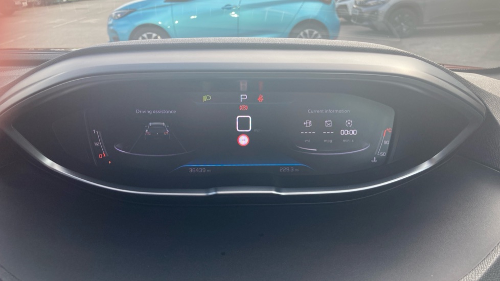Peugeot 5008 1.5 BlueHDi Allure Premium+ 5dr EAT8 Diesel Estate - Image 18