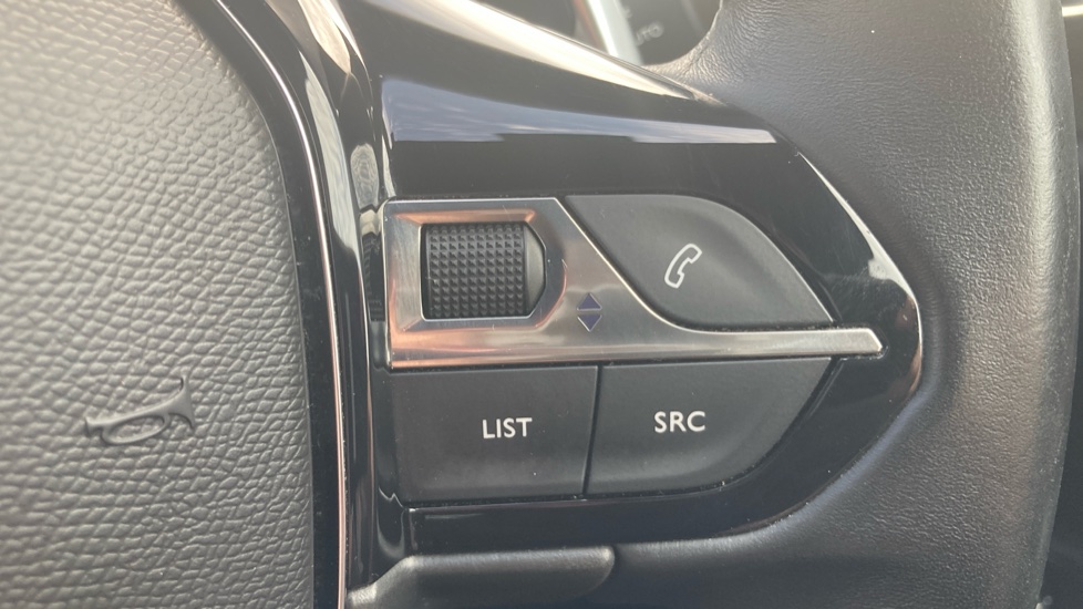 Peugeot 5008 1.5 BlueHDi Allure Premium+ 5dr EAT8 Diesel Estate - Image 23