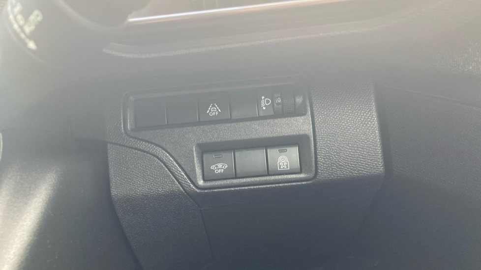 Peugeot 5008 1.5 BlueHDi Allure Premium+ 5dr EAT8 Diesel Estate - Image 29