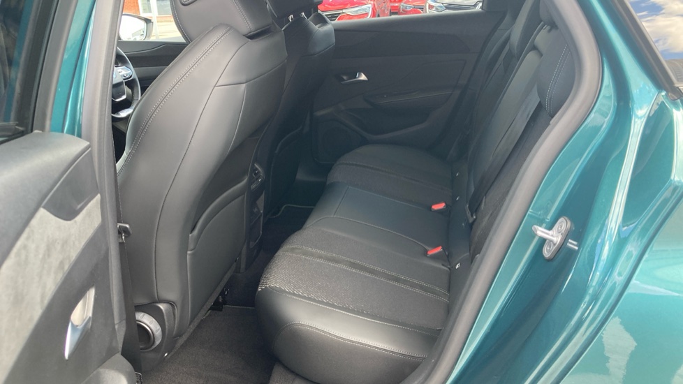 Peugeot 308 1.5 BlueHDi GT 5dr EAT8 Diesel Estate - Image 16