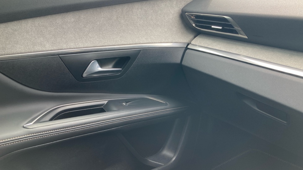 Peugeot 5008 1.5 BlueHDi GT 5dr EAT8 Diesel Estate - Image 28