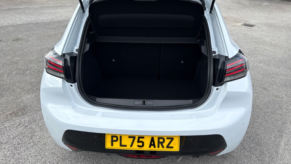 Peugeot 208 1.2 Hybrid 110 Allure 5dr e-DSC6 Petrol Hatchback - Image 4