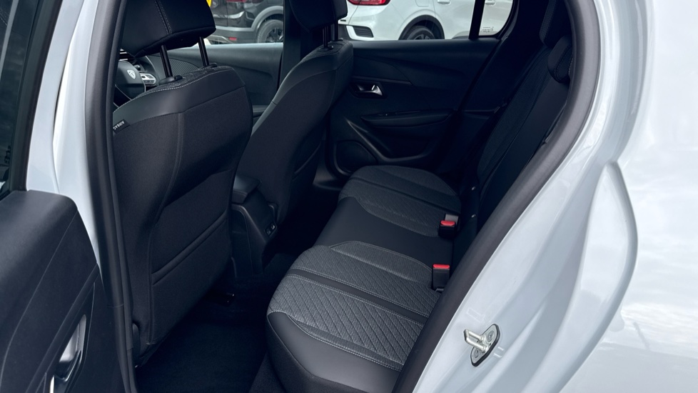 Peugeot 208 1.2 Hybrid 110 Allure 5dr e-DSC6 Petrol Hatchback - Image 16
