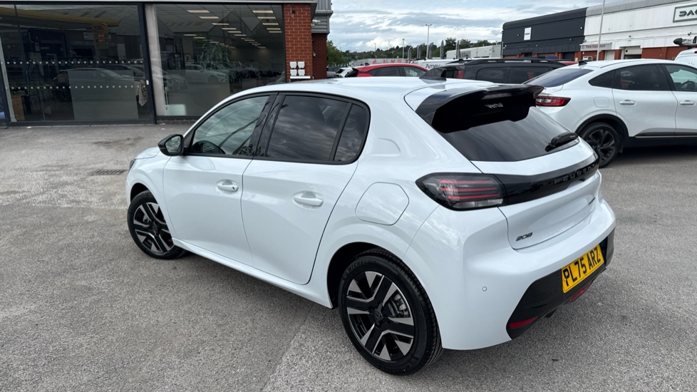 Peugeot 208 1.2 Hybrid 110 Allure 5dr e-DSC6 Petrol Hatchback - Image 21
