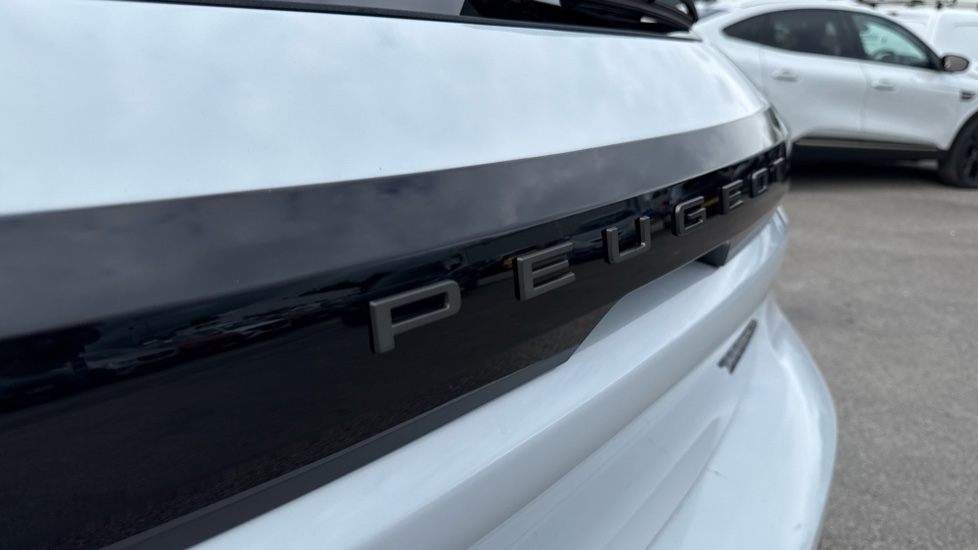 Peugeot 208 1.2 Hybrid 110 Allure 5dr e-DSC6 Petrol Hatchback - Image 22