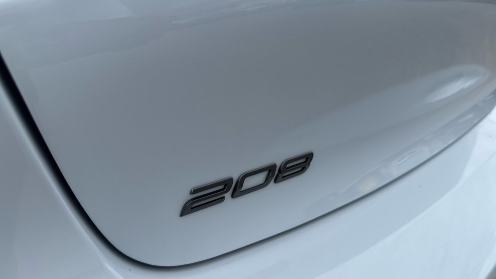 Peugeot 208 1.2 Hybrid 110 Allure 5dr e-DSC6 Petrol Hatchback - Image 23