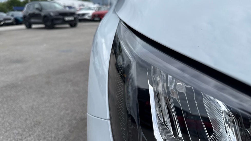 Peugeot 208 1.2 Hybrid 110 Allure 5dr e-DSC6 Petrol Hatchback - Image 30
