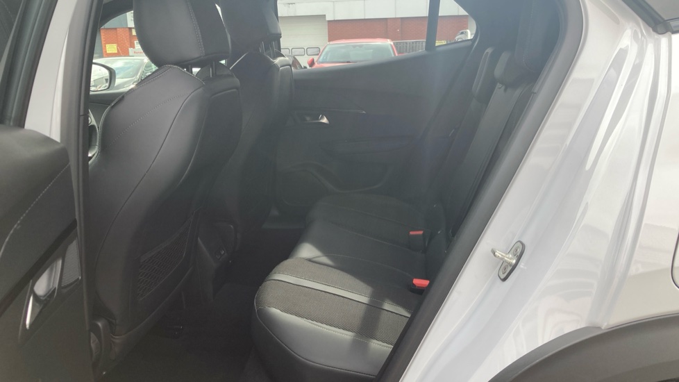 Peugeot 2008 1.2 PureTech 130 GT 5dr EAT8 Petrol Estate - Image 16