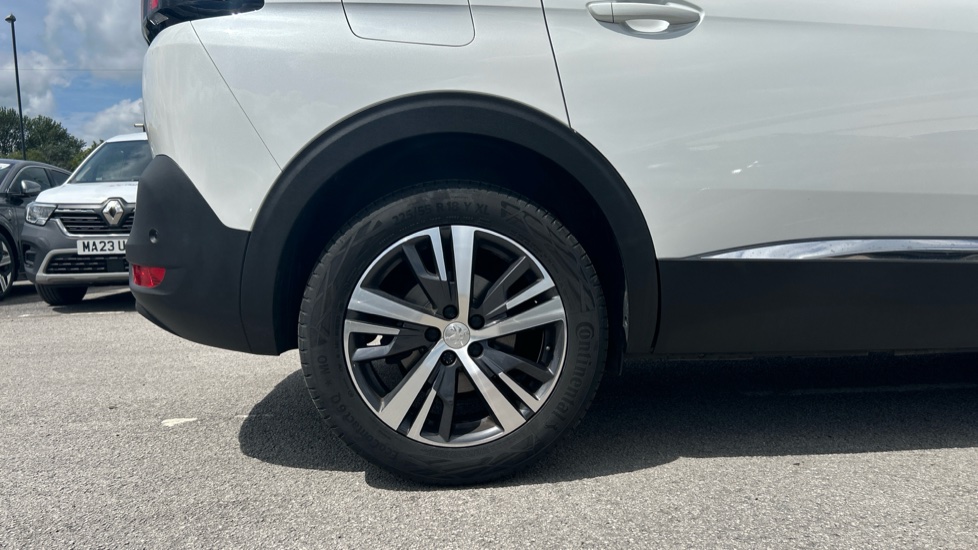 Peugeot 5008 1.2 PureTech Allure Premium+ 5dr EAT8 Petrol Estate - Image 7
