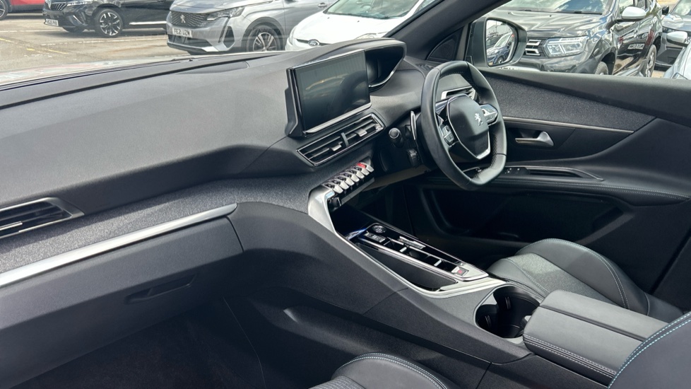 Peugeot 5008 1.2 PureTech Allure Premium+ 5dr EAT8 Petrol Estate - Image 9