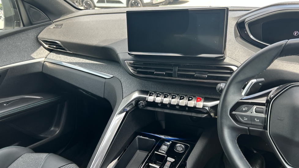 Peugeot 5008 1.2 PureTech Allure Premium+ 5dr EAT8 Petrol Estate - Image 14