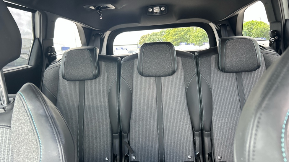 Peugeot 5008 1.2 PureTech Allure Premium+ 5dr EAT8 Petrol Estate - Image 15