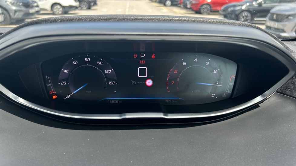 Peugeot 5008 1.2 PureTech Allure Premium+ 5dr EAT8 Petrol Estate - Image 18