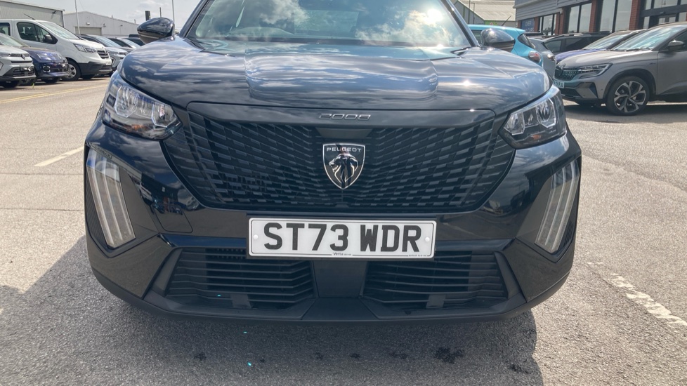 Peugeot 2008 1.2 PureTech Active 5dr Petrol Estate - Image 32