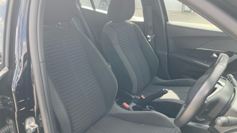 Peugeot 2008 1.2 PureTech Active 5dr Petrol Estate - Image 33