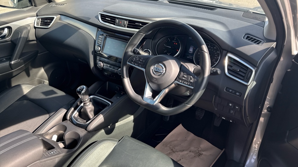 Nissan Qashqai 1.7 dCi Tekna 5dr Diesel Hatchback - Image 11