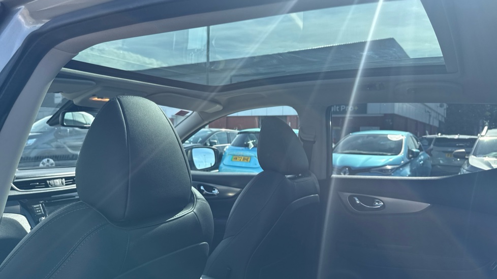 Nissan Qashqai 1.7 dCi Tekna 5dr Diesel Hatchback - Image 29