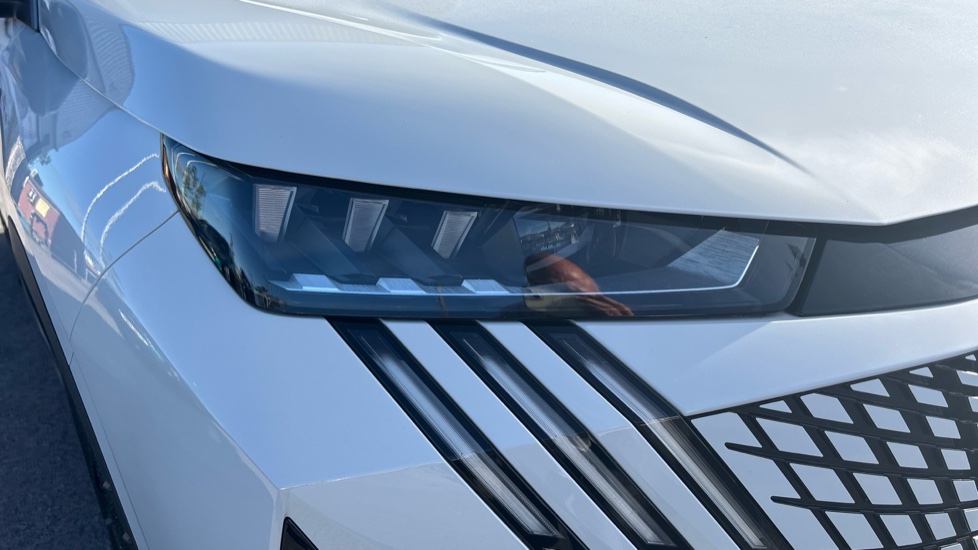 Peugeot 3008 1.2 Hybrid 136 GT 5dr e-DSC6 Petrol Estate - Image 26